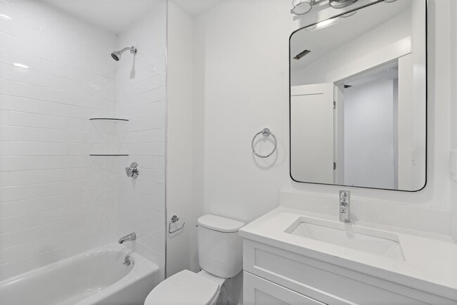 Photo - 1010 Cambridge St