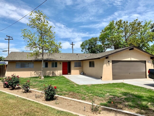 Building Photo - Old Town Clovis 3/2