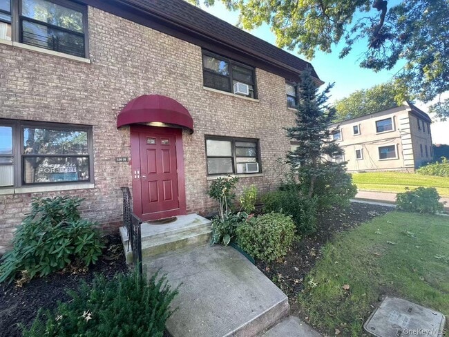 Building Photo - 136-10 Jewel Ave Unit 1A