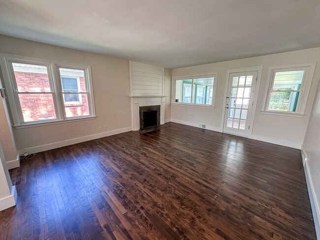 Photo - 2610 Albert Dr SE