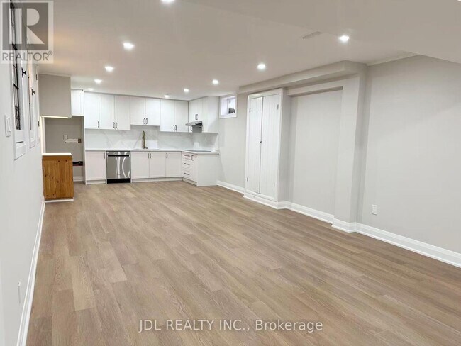 Photo - 17 Fairway Heights Crescent