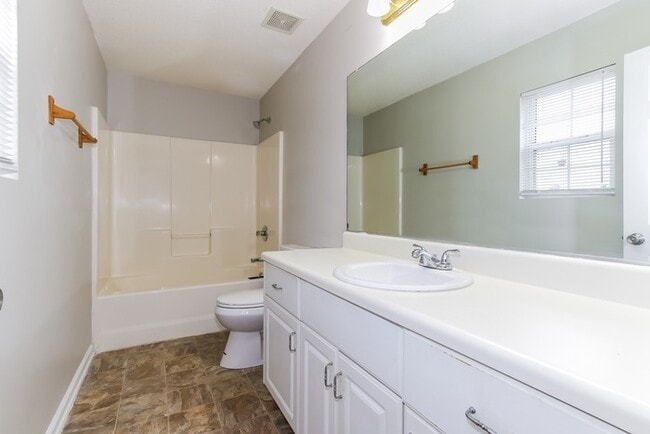 3322 Sugarberry Dr