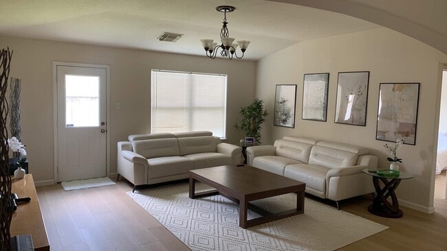 Photo - 727 Kiley Dr