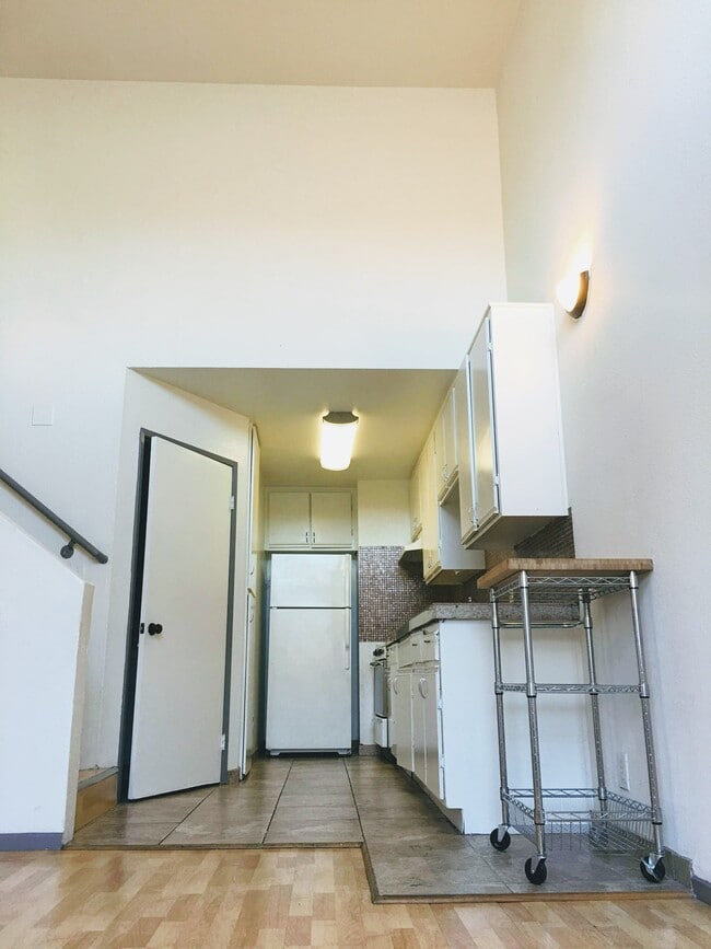 Photo - 1540 S Fairfax Ave Unidad 7