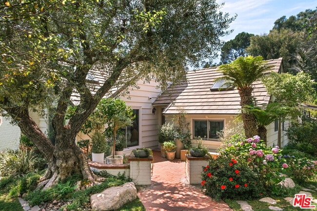 251 N Layton Dr