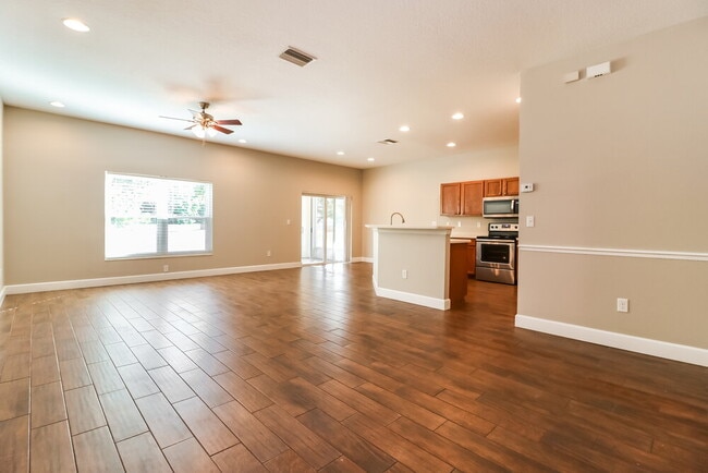 Photo - 742 Star Pointe Dr