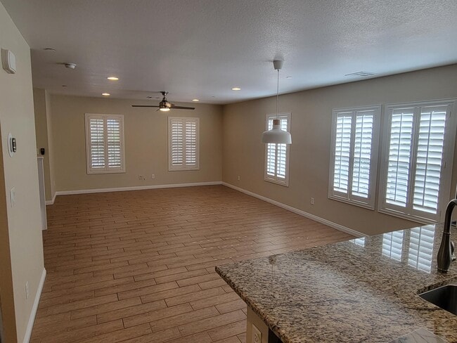 Photo - 3001 Camino Sereno Ave
