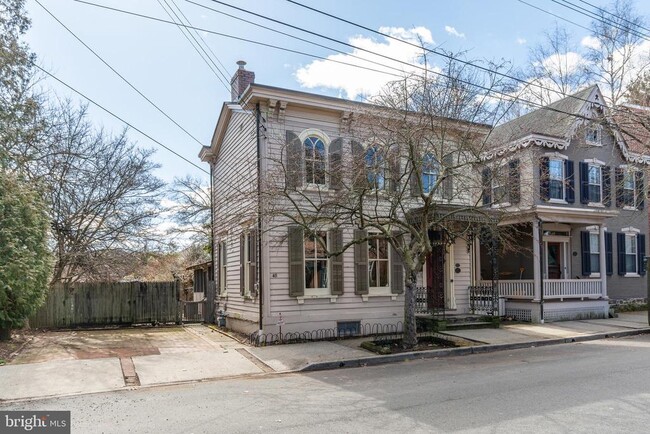Building Photo - 45 York St Rental