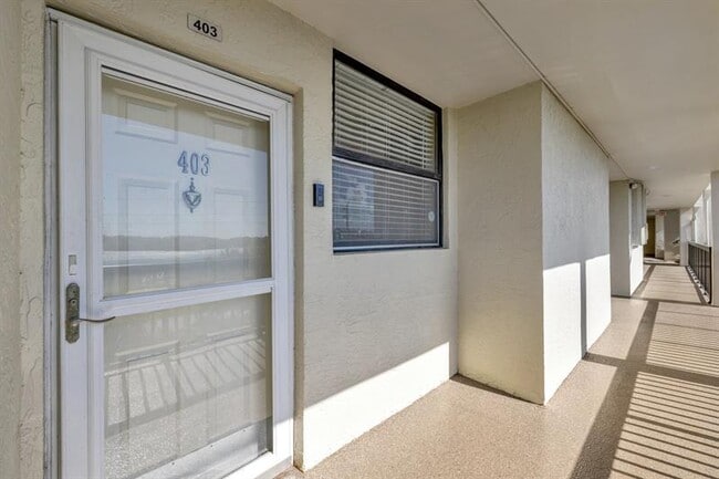 Photo - 115 Lake Emerald Dr Unit 403