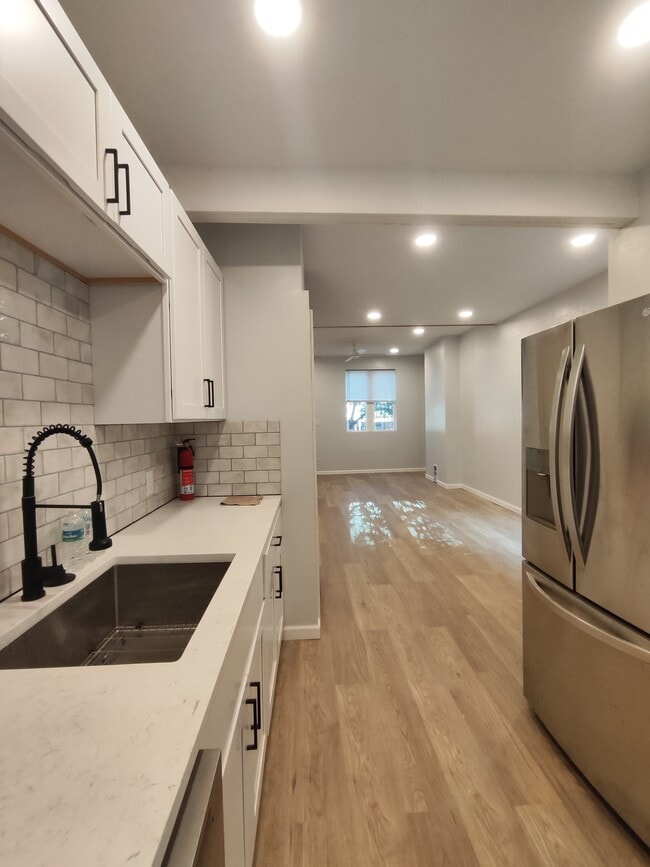 Building Photo - 22 N 42nd St Rental