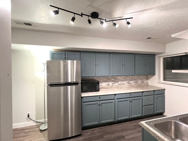 Photo - 6291 Liza Ln