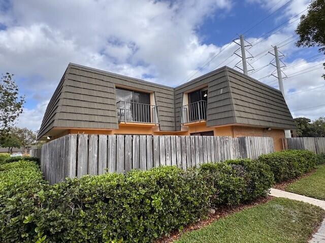 Photo - 3310-3333 33rd Way