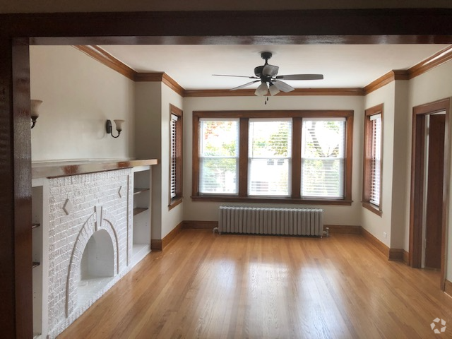 Building Photo - 5422 W Dakin St Rental