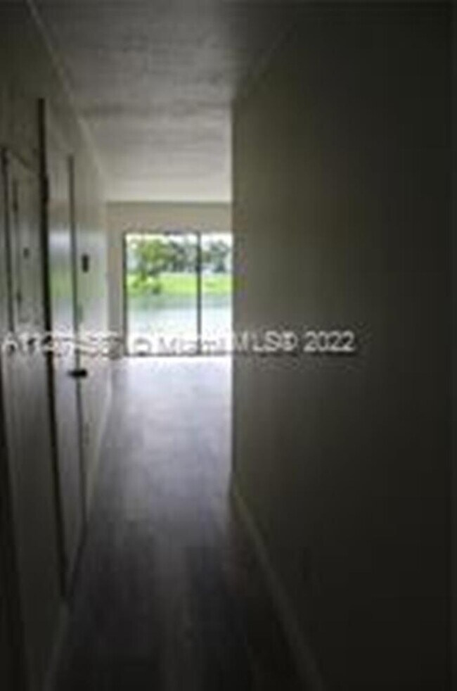 Photo - 9472 Palm Cir S