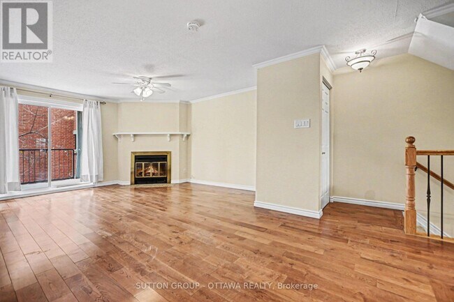 Photo - 207 Mart Cir