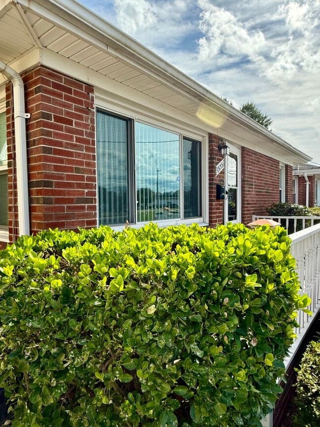 Photo - ***Renovated 3 Bedroom Ranch*Near Casino &...