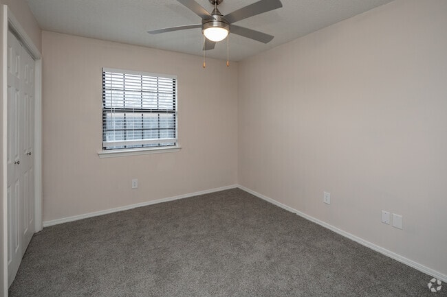 2HAB, 1BA - 845SF - Habitación - Summerfield Apartments