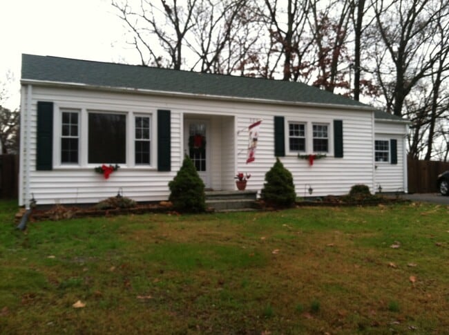 Building Photo - 306 Forest Hills Dr