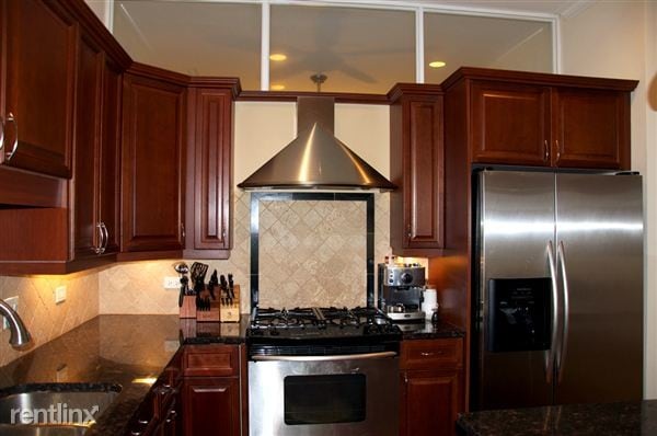 Photo - 800 W Cornelia Ave Unit #305