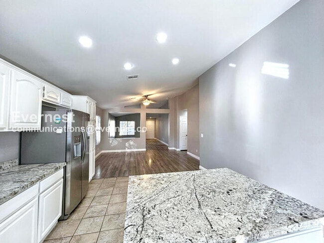 Photo - 284 Cattlebaron Terrace