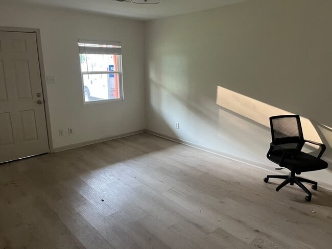110 Pointe S Dr