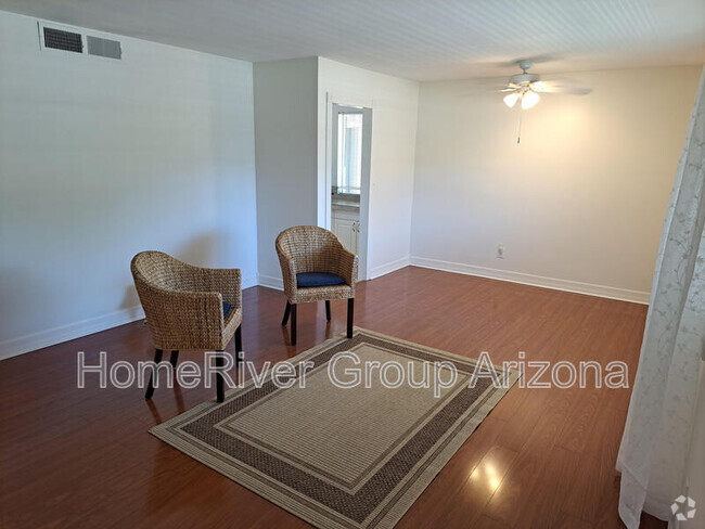 Building Photo - 10816 W Hope Dr Rental