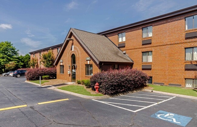 Building Photo - Furnished Studio-Greenville - Haywood Mall Rental