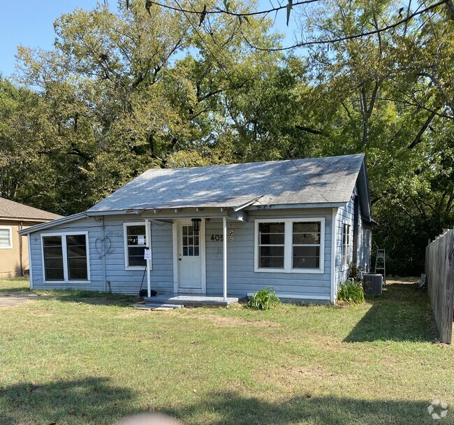 Building Photo - 405 N Winnsboro St Rental