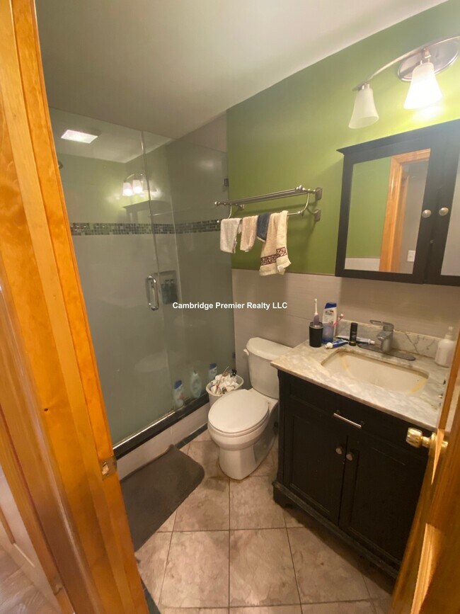 Photo - 177 Windsor St Unit 2