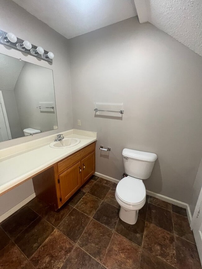 Photo - 427 Mt Pelia Rd Unit 9