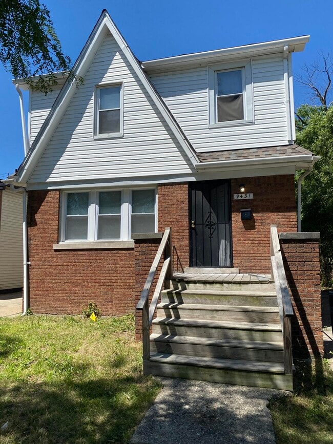 Building Photo - 9431 Roselawn St Rental
