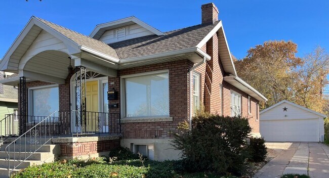 Building Photo - 1869 S 500 E