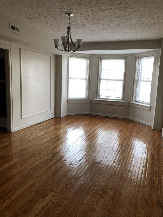 Main Living Area - 1 W 28th St Apartments