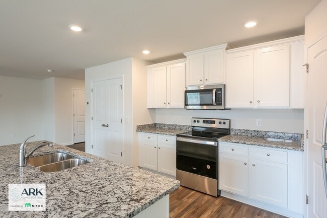 Photo - 2169 Southlea Dr