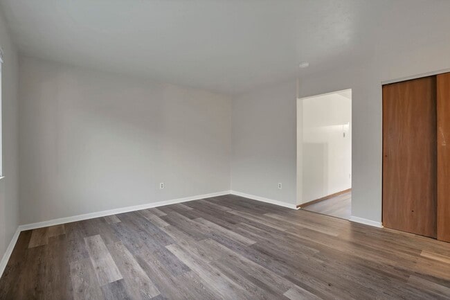 Photo - 2460-2462 Hiawatha St Unit 2460