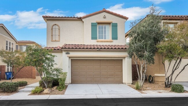 AMAZING HOME IN GATED COMMUNITY - AMAZING HOME IN GATED COMMUNITY