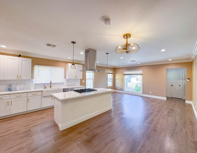 Photo - Gorgeous 3 Bedroom 2 Bath Updated House for Lease Near SoFi!