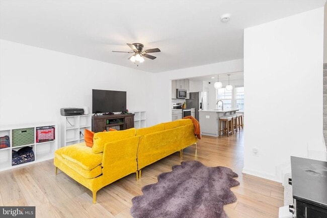 Photo - 18 Needle Ct