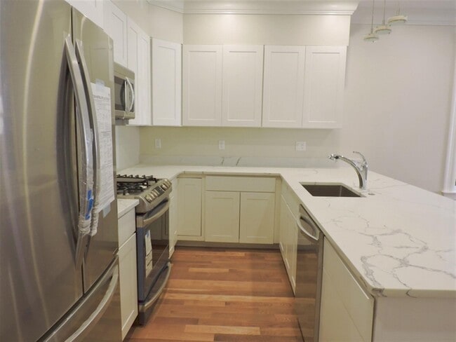 507 Green St Unit 2