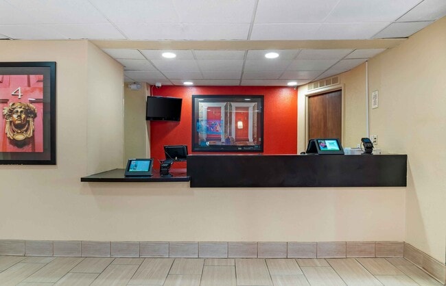 Furnished Studio-Detroit - Novi - Haggerty Road
