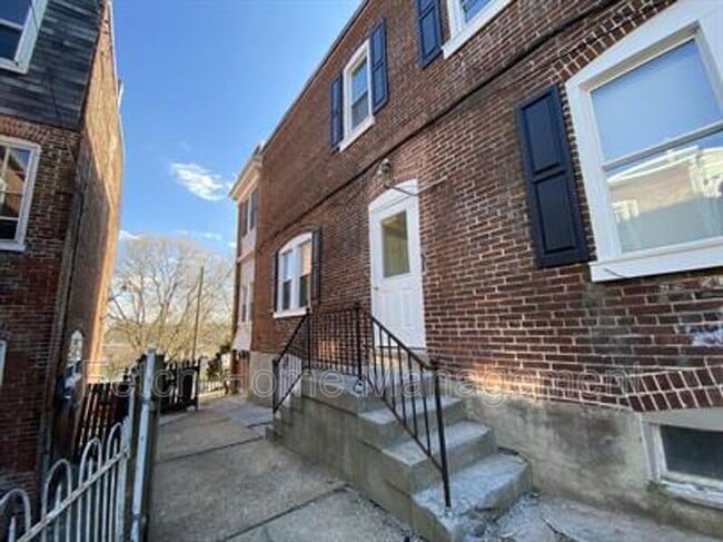 Photo - 431 Fremont St