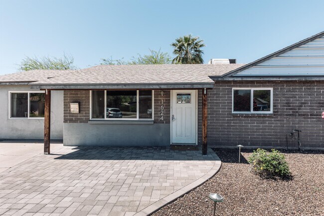 Photo - 1624 S Parkside Dr
