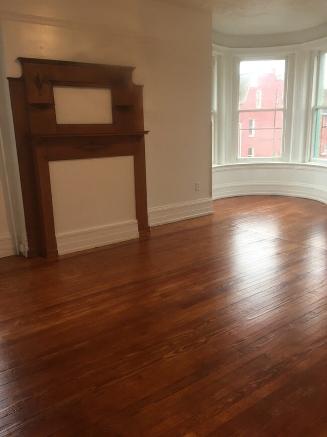 Photo - Spacious 2-3 Bedroom Historic Spacious Apartment near York College!
