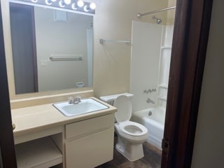 Photo - Bird Apartments