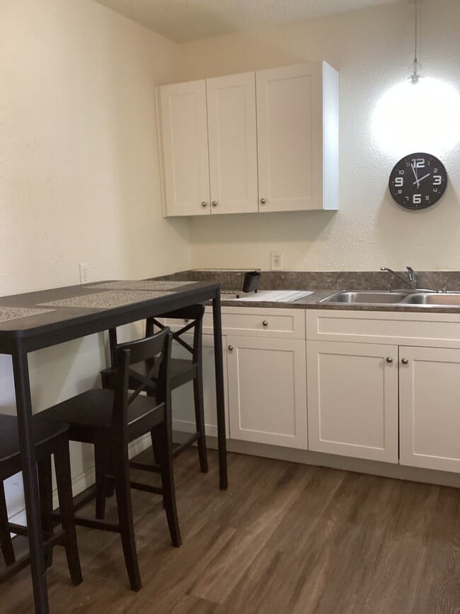 Photo - 2 Bed 1 bath Apartment  on Quiet Street and Close to ENMU!
