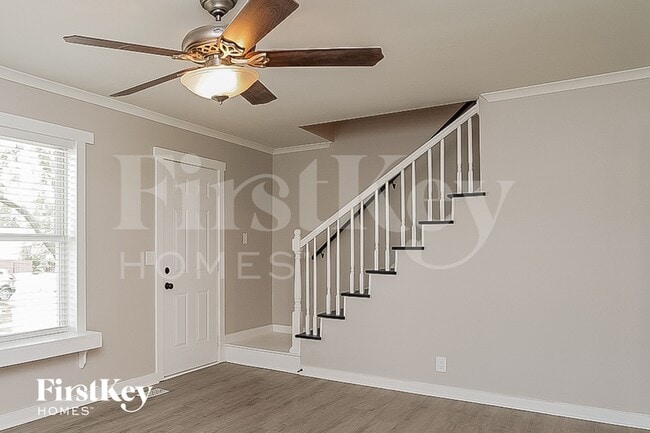 2423 Paddock Dr