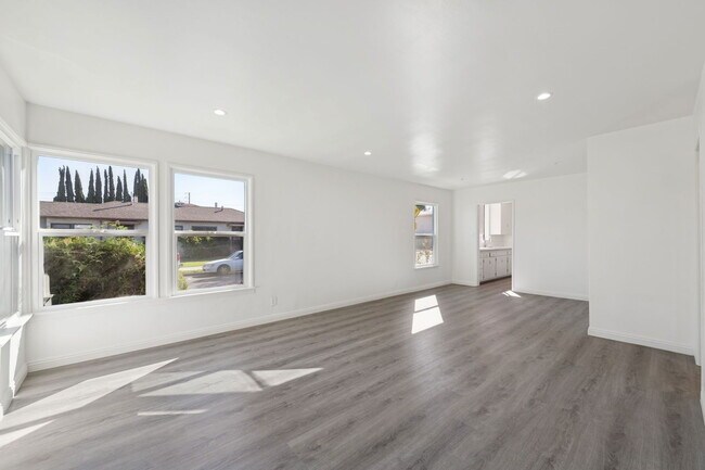 Photo - 12415 Cedar Ave Unit A