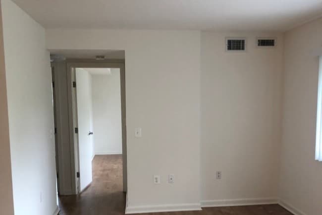 Living Area - Weinberg Commons