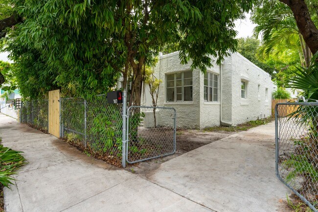Photo - 167 NW 47th St House