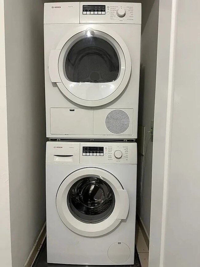 Photo - 349 W 34th St. Unit 32B
